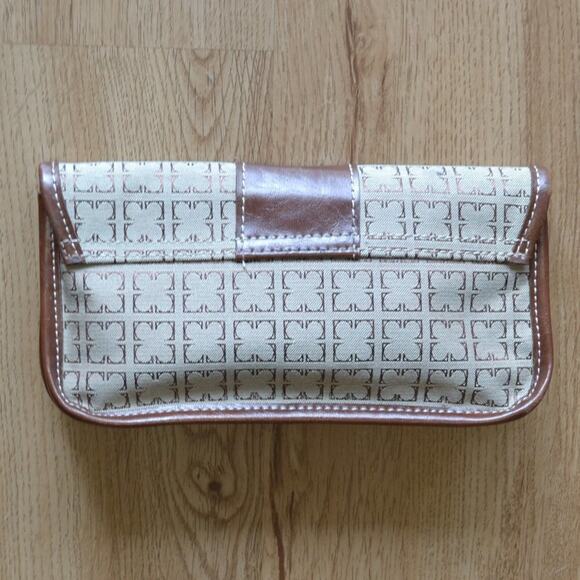 Liz Claiborne New York Four Leaf Clover Wallet - Picture 3 of 7